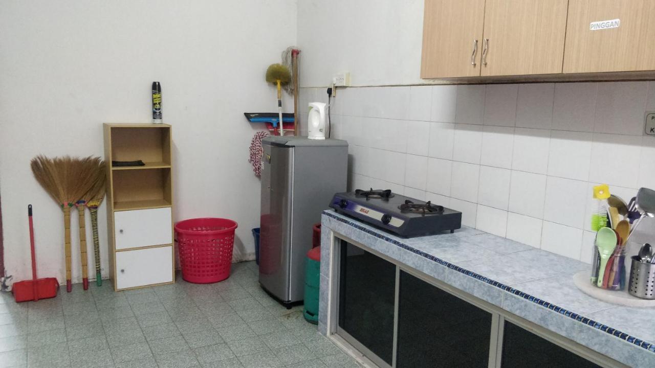 Homestay Budget Lenggong Kampong Ulu Jepai Extérieur photo